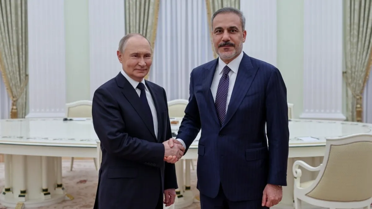 Dışişleri Bakanı Hakan Fidan'ın Rusya Devlet Başkanı Vladimir Putin ile görüşmesinden bir kare.