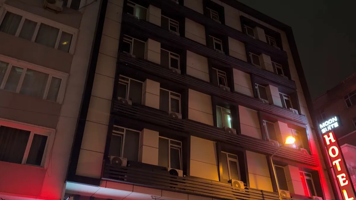 Bahçelievler'de otelde sır ölüm: 305 numaralı 28 yaşındaki kızın cesedi bulundu! Bahçelievler'de otelde sır ölüm: 305 numaralı 28 yaşındaki kızın cesedi bulundu!