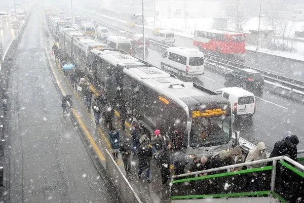 İstanbul'da kar çilesi