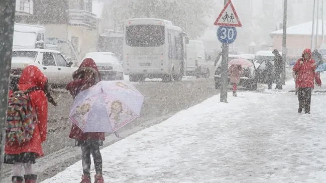 Meteoroloji Genel Müdürlüğü’nden son dakika hava durumu uyarısı! İstanbul’a kar yağacak mı?