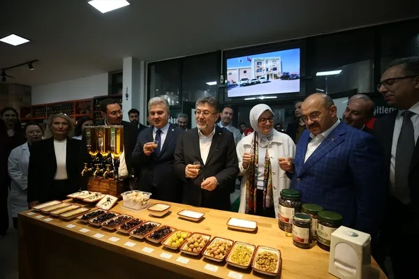 dunyanin-en-iyi-ulkelerinden-birisyiz-turkiyenin-hava-ve-kara-filosu-guclendi-1778333039653.jpg