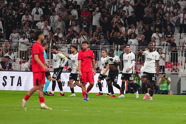 canli-besiktas-corum-fk-maci-ilk-yari-oynaniyor-1788203527257.jpg