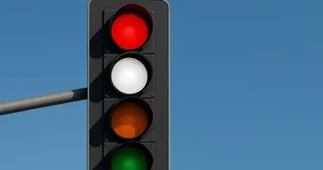Trafik lambasına beyaz ışık önerisi! Ne anlama geliyor?