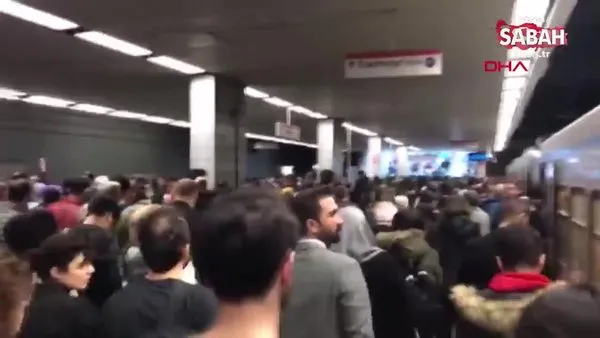 İstanbul'da metro seferleri durdu! Vatandaşların çilesi sürüyor...