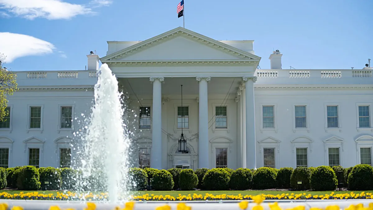 Beyaz Saray duyurdu: ABD, Rusya ve Ukrayna Abu Dabi’de bir araya gelecek! Beyaz Saray duyurdu: ABD, Rusya ve Ukrayna Abu Dabi’de bir araya gelecek!