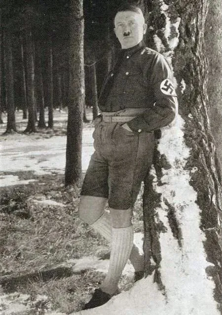 Hınç dolu vasat bir ressam: Hitler