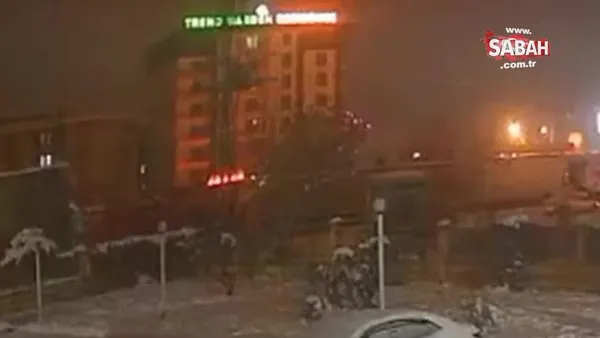 Yeni Malatyaspor kalecisi Ahmet'in de hayatını kaybettiği binanın yıkılma anı güvenlik kamerasında | Video