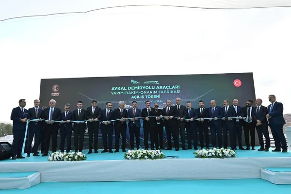 cumhurbaskani-yardimcisi-yilmaz-kirikkalede-fabrika-acilisi-yapti-1729187087955.jpg