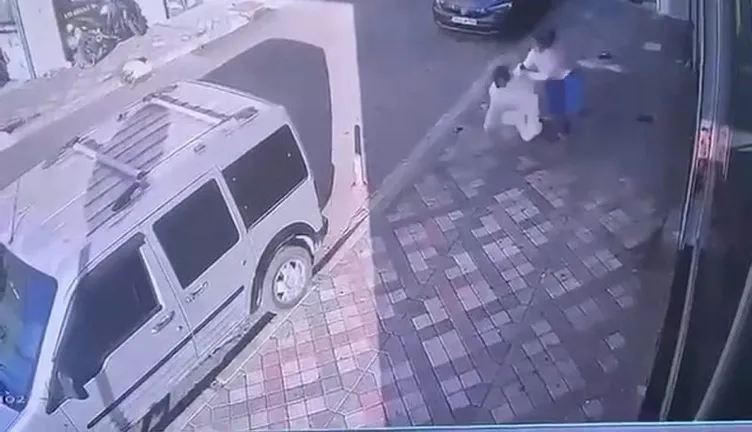 SON DAKİKA... İstanbul Bağcılar’da akılalmaz olay: Ev sahibi kadın hırsızın üzerine atlayıp…