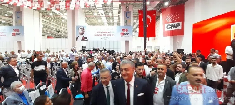 CHP’de krizler devam ediyor! İzmir İl Kongresi’nde yumruklar konuştu: O anlar kameralara böyle yansıdı