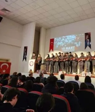 fen-lisesinde-canakkale-zaferine-uygun-anlamli-etkinlik-1710885289217.jpg