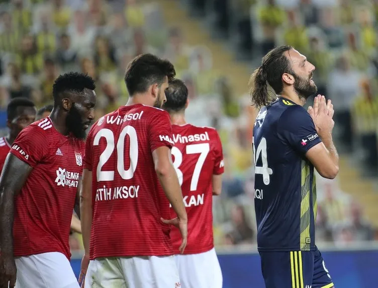 Fenerbahçe-Sivasspor maçı sonrası dikkat çeken kare! Emre Belözoğu ve Mert Hakan Yandaş...