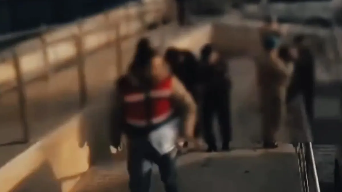 Nitelikli dolandırıcılık ve yasa dışı bahse yönelik “Siberağ-14” operasyonlarında 20 şüpheli yakalandı Nitelikli dolandırıcılık ve yasa dışı bahse yönelik “Siberağ-14” operasyonlarında 20 şüpheli yakalandı