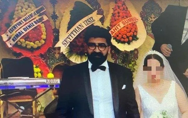 Bir skandal daha! İYİ Partili Seyithan İzsiz terör propagandası yapılan düğüne çelenk göndermiş