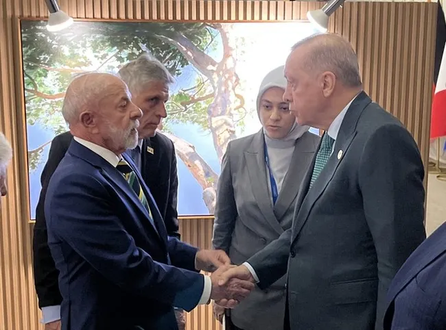 baskan-erdogandan-g20-zirvesinde-diplomasi-trafigi-1763833489894.jpg Başkan Erdoğan’dan G20 Zirvesi’nde diplomasi trafiği!