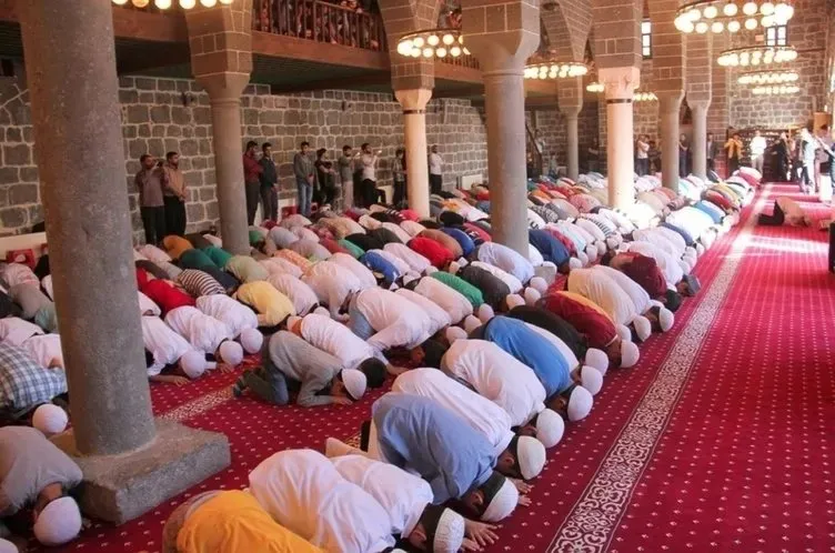 İLK TERAVİH NAMAZI ne zaman, hangi gün kılınacak? Diyanet 2024 ile il il Ramazan ayı ilk teravih namazı vakti
