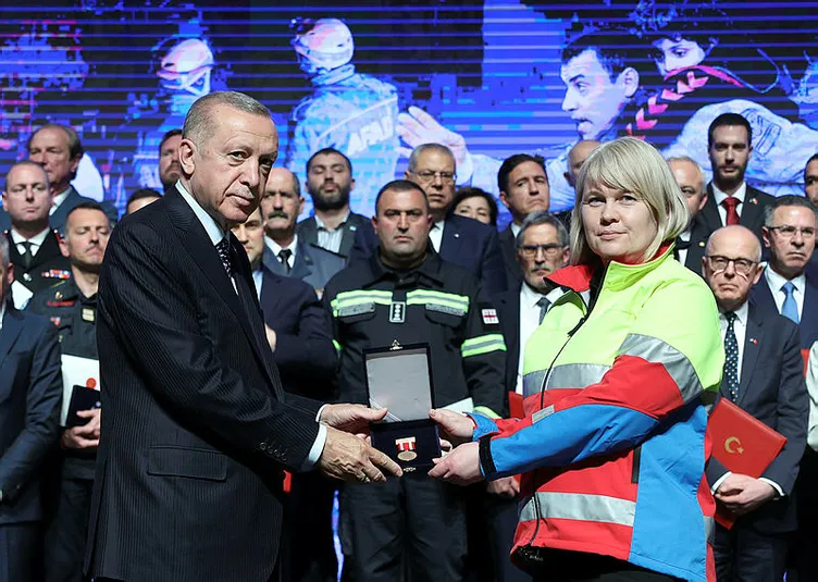 Deprem kahramanları unutulmadı: Üstün fedakarlık madalyalarında yüreklere dokunan detay