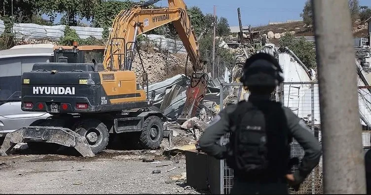 İşgalci İsrail önce evlerini yıkmıştı: Şimdi de kaldıkları konteynerleri yerle bir etti
