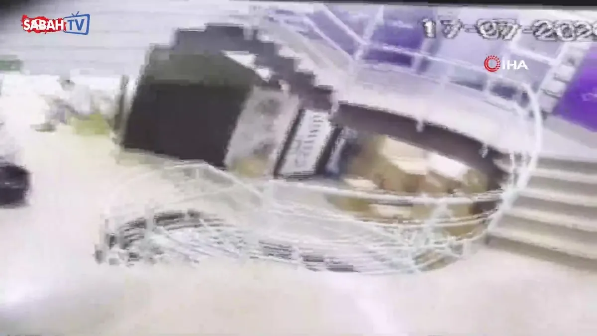 Fatih’teki 4 kilo altın vurgununun kamera görüntüleri ortaya çıktı | Video videosunu izle Fatih’teki 4 kilo altın vurgununun kamera görüntüleri ortaya çıktı | Video videosunu izle