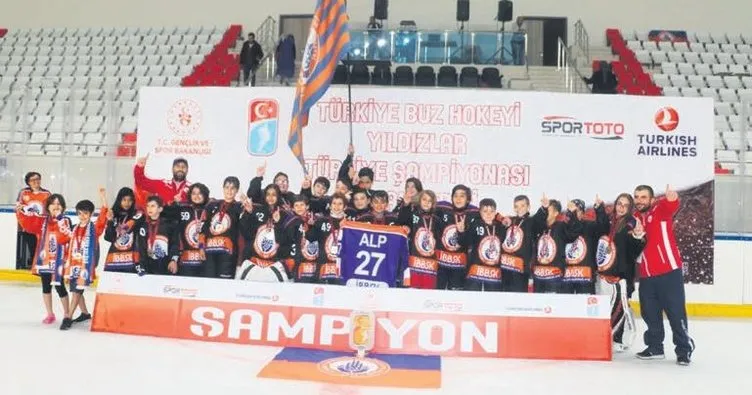 Buz hokeyi yıldızlarda şampiyon İstanbul