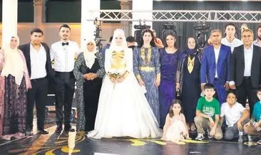 Düğünde geline 2.5 kilo altın damada 3 milyon lira takıldı #sanliurfa