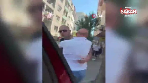 İstanbul’da kadına dehşeti yaşatan maganda kamerada: Aracına yumruk ve tekmeyle saldırdı! | Video