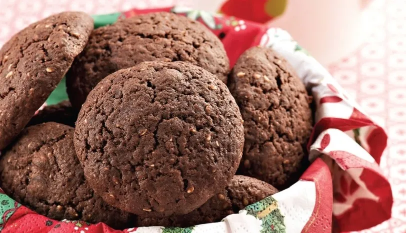 Susamlı, zencefilli ve çikolatalı kurabiye Susamlı, zencefilli ve çikolatalı kurabiye