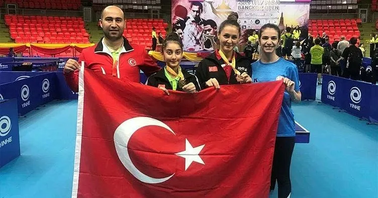 Özel sporculardan bir altın bir bronz