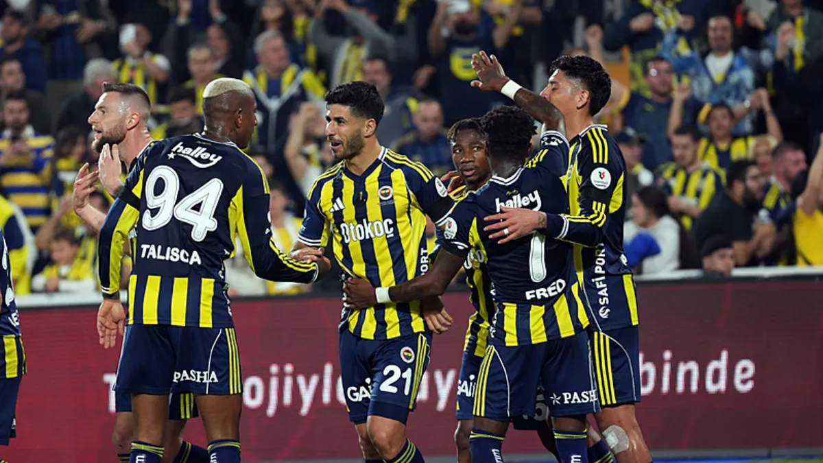 Dünya devi, Fenerbahçe’nin yıldızına göz dikti! Tedesco’nun vazgeçilmez ismiydi… – Galeri Dünya devi, Fenerbahçe’nin yıldızına göz dikti! Tedesco’nun vazgeçilmez ismiydi… – Galeri