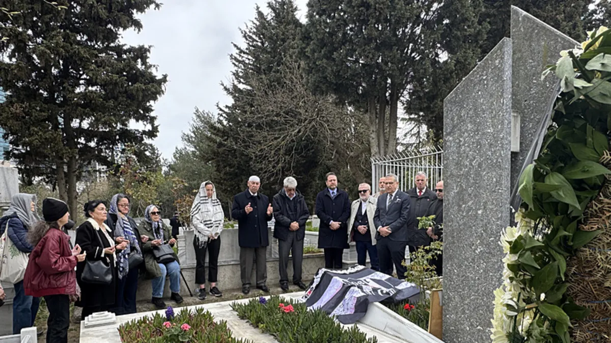 Beşiktaş'ın 'Baba Hakkı'sı kabri başında anıldı!