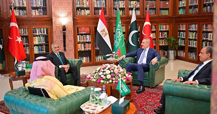 Gözler İslamabad’daki kritik zirvede: Türkiye barış için kilit rol üstleniyor