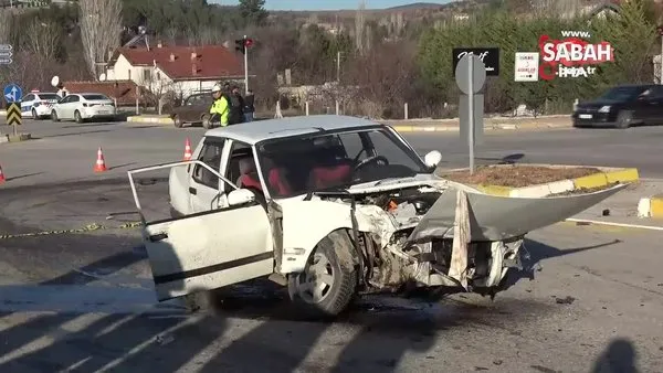 Uşak'ta trafik kazası: 1 ölü, 3 yaralı | Video