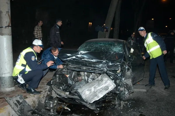 son-dakika-gulcinin-talihsizligi-15-yil-once-de-hurdaya-donen-aractan-sag-cikmisti-1639470663107.jpg