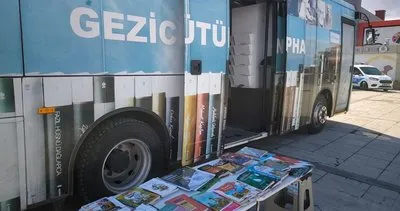 Erzincan İl Halk Kütüphanesi tarafından vatandaşlara ‘Gezici Kütüphane’ tanıtıldı