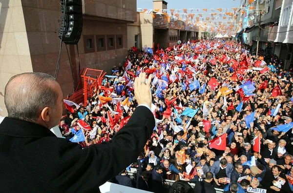 Cumhurbaşkanı Erdoğan'ın Bağcılar İlçe Kongresi'nden yansıyan kareleri