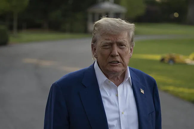 trumptan-iranda-rejim-degisikligi-mesaji-biz-kaos-istemiyoruz-1750789623407.jpeg Trump'tan 'İran'da rejim değişikliği' mesajı: Biz kaos istemiyoruz