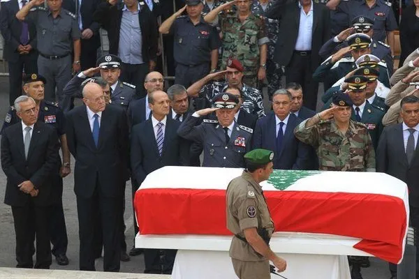 Lübnan karıştı