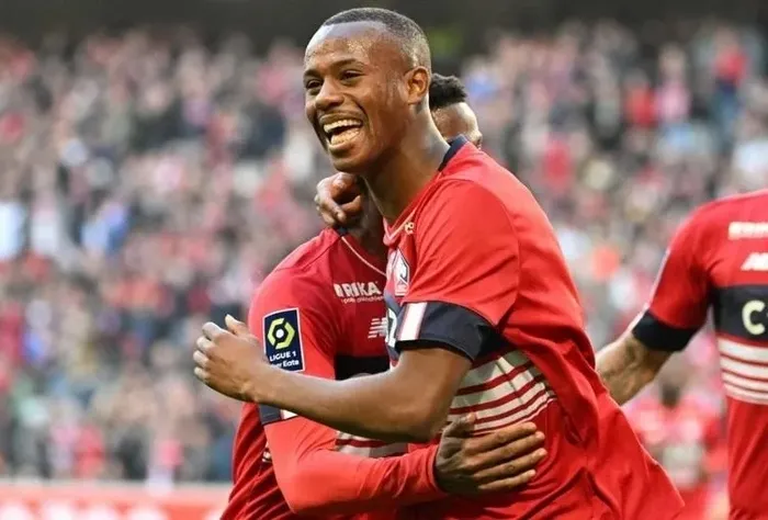 besiktas-yeni-transferini-acikladi-bu-aksam-istanbula-geliyor-1756210172831.jpeg
