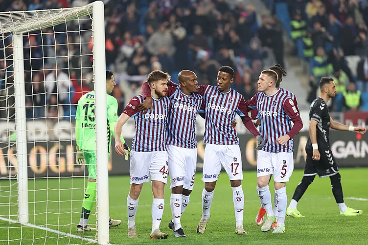 SON DAKİKA: Trabzonspor’a flaş teklif! Yıldız oyuncu Avrupa yolcusu...