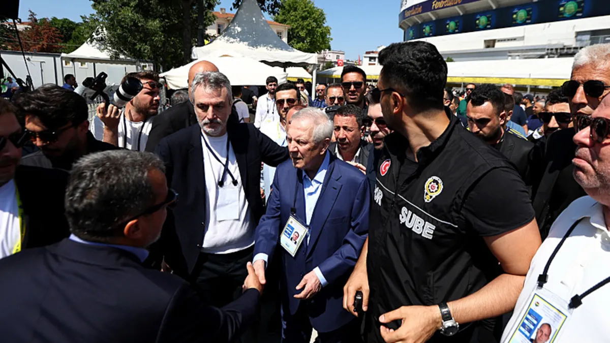 Aziz Yıldırım’ın listesinde yer alan Özgür Peker: “Özlenen şampiyonluğu getireceğiz” Aziz Yıldırım’ın listesinde yer alan Özgür Peker: “Özlenen şampiyonluğu getireceğiz”