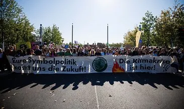 Almanya’da Protesto: Küresel ısınmaya karşı ciddi adımlar istediler