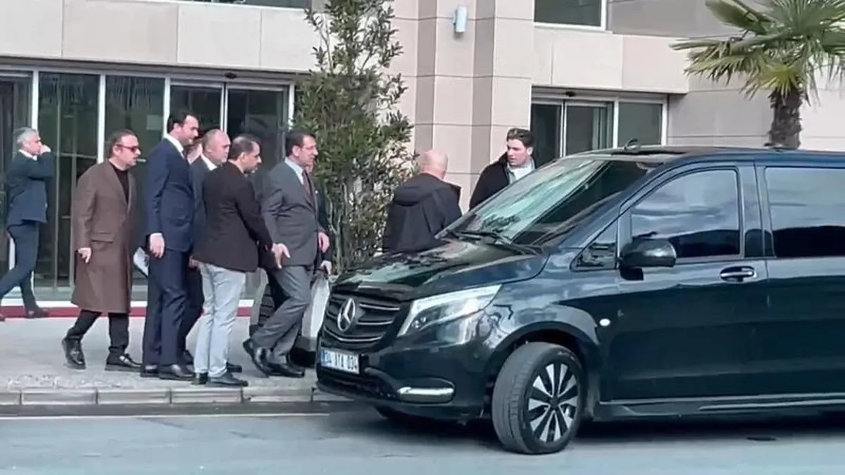 Ekrem İmamoğlu'ndan Ali Cengiz oyunu! İlk-orta ve lise hayatını uzun uzun anlattı: Usulsüz geçişi bir cümleyle geçiştirdi