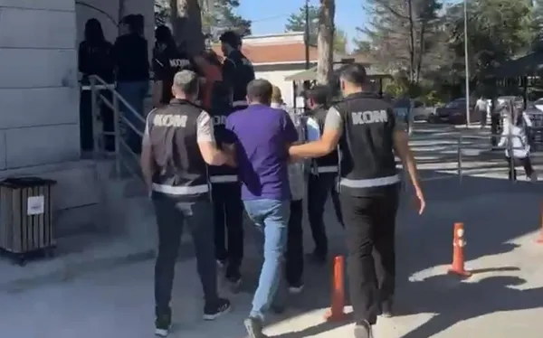 devlet-memuru-yapacagiz-diyerek-dolandirdilar-1784045174299.jpg