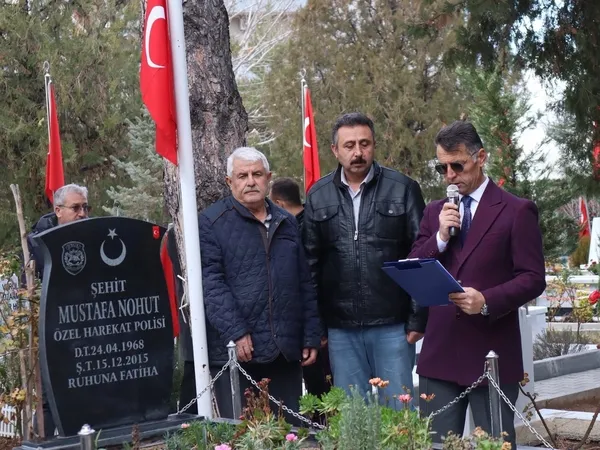 sehit-ozel-harekat-polisi-mustafa-nohut-sahadetinin-10-yilinda-anildi-1765815167407.jpg