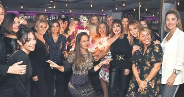 30 arkadaştan sürpriz doğum günü partisi