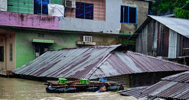Bangladeş’te muson kabusu: Sel felaketinde 44 kişi can verdi