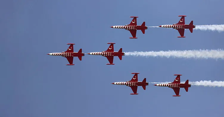 TEKNOFEST’e ziyaretçi akını! Hava gösterileri nefes kesti