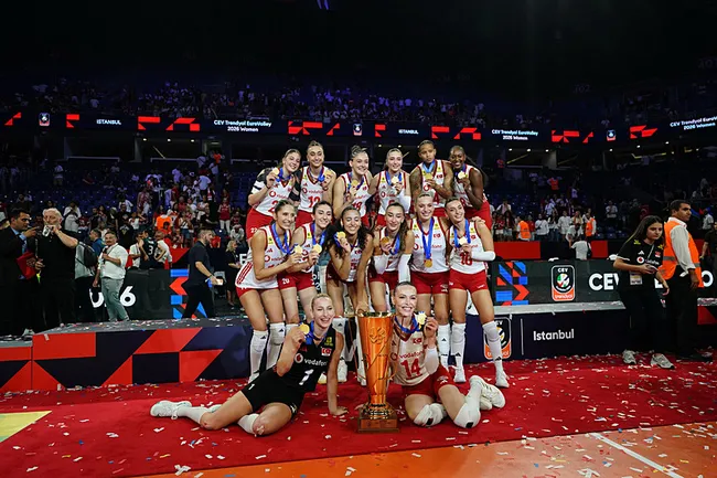 turk-kadin-voleybolu-2026ya-damga-vurdu-1788768888523.jpg