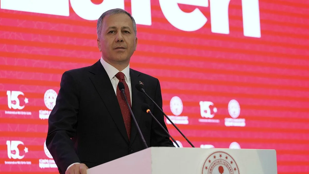 Bakan Yerlikaya 15 Temmuz gazileri ve şehit aileleriyle bir araya geldi: Hainleri affetmeyeceğiz!