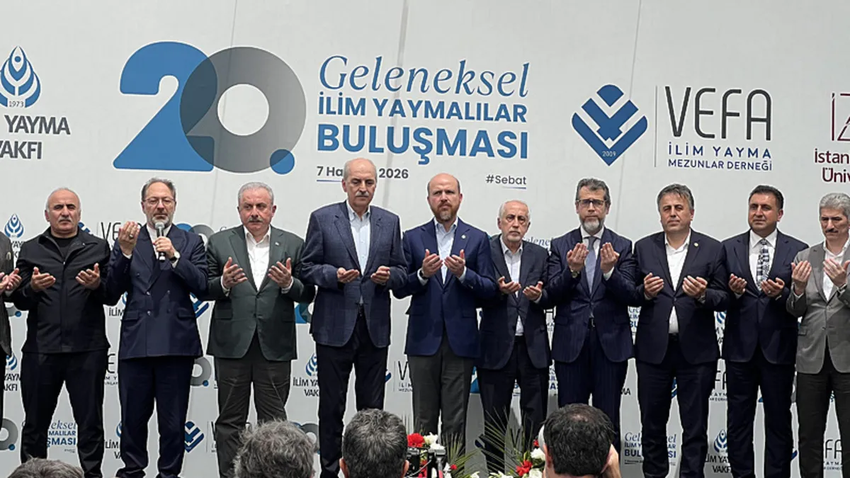 Necmeddin Bilal Erdoğan konuşma yaparken